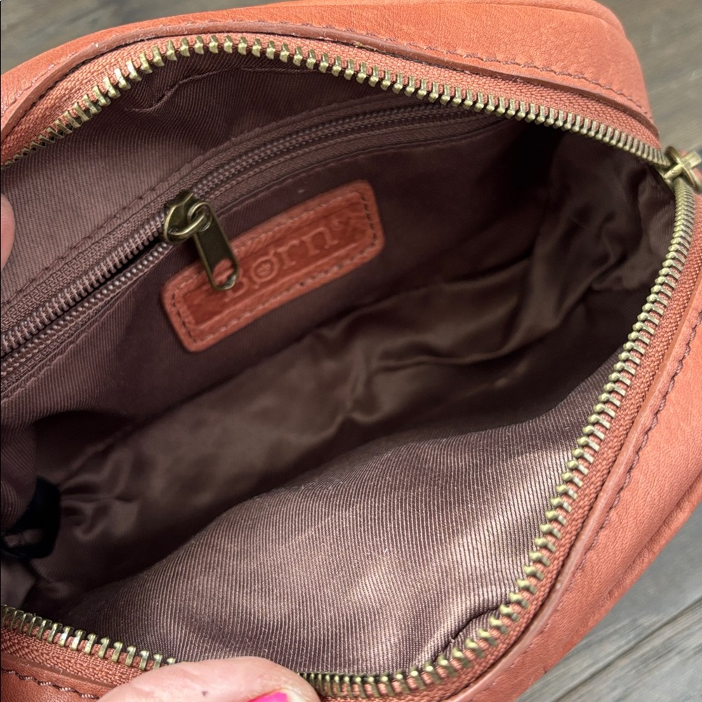 BORN Millport Woven Genuine Leather Crossbody/Belt Bag,2 zip top,inside zip - Picture 8 of 14